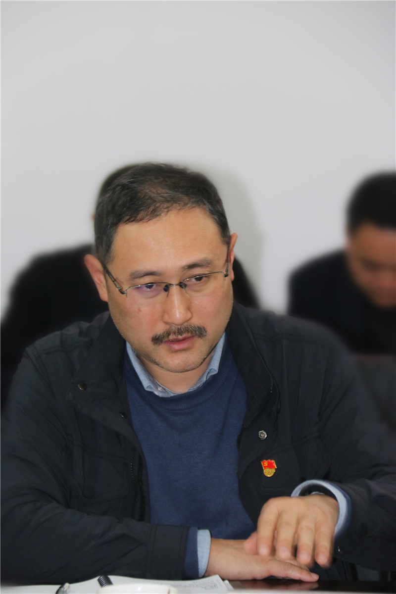 卢伟.jpg 卢伟.jpg