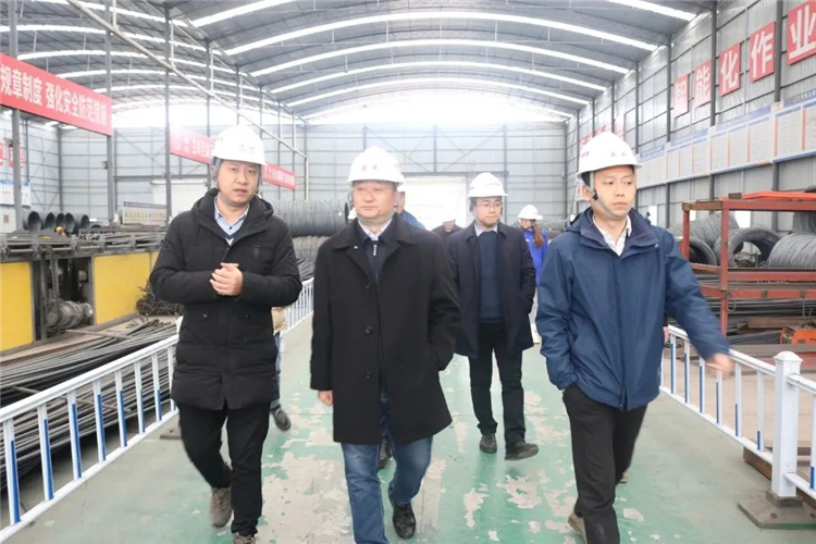 2.17蜀道集团总法律顾问栾黎赴汉巴南铁路蓬安制梁场进行检查112.png 2.17蜀道集团总法律顾问栾黎赴汉巴南铁路蓬安制梁场进行检查112.png